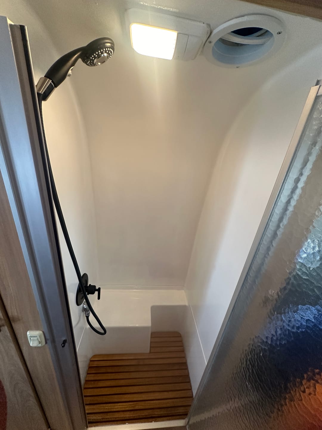 Customer photo review of 25FB / 27FB / 30RB L-shape Airstream Teak Shower Mat