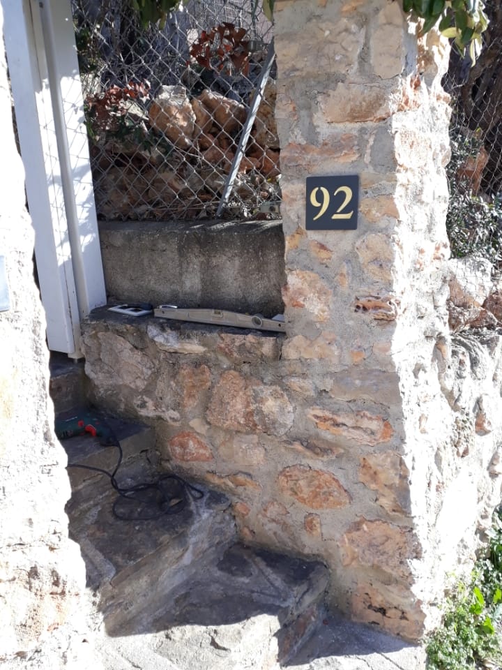 Customer photo review of Numero civico modello Stencil Square