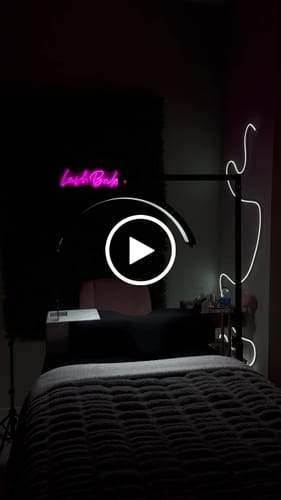 Customer video review of CosmoGlo Original Light Bundle + Phone Clip