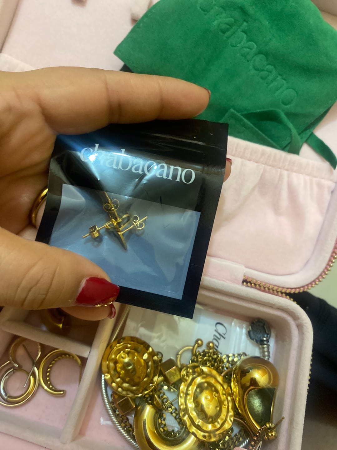 Customer photo review of Aretes Corazón