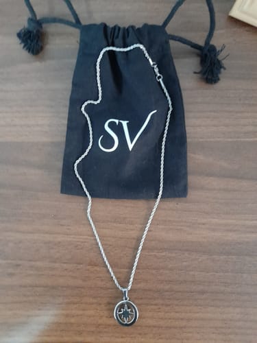 Reseña con foto de un cliente sobre Compass II Pendant
