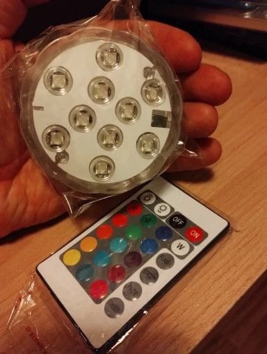 Customer photo review of Kit Luminárias de Piscina RGB - Sem Fio Com Controle Remoto