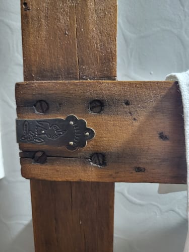 Customer photo review of Bird & leaf metal furniture corner 2 way - 56mm x 56mm x 26mm