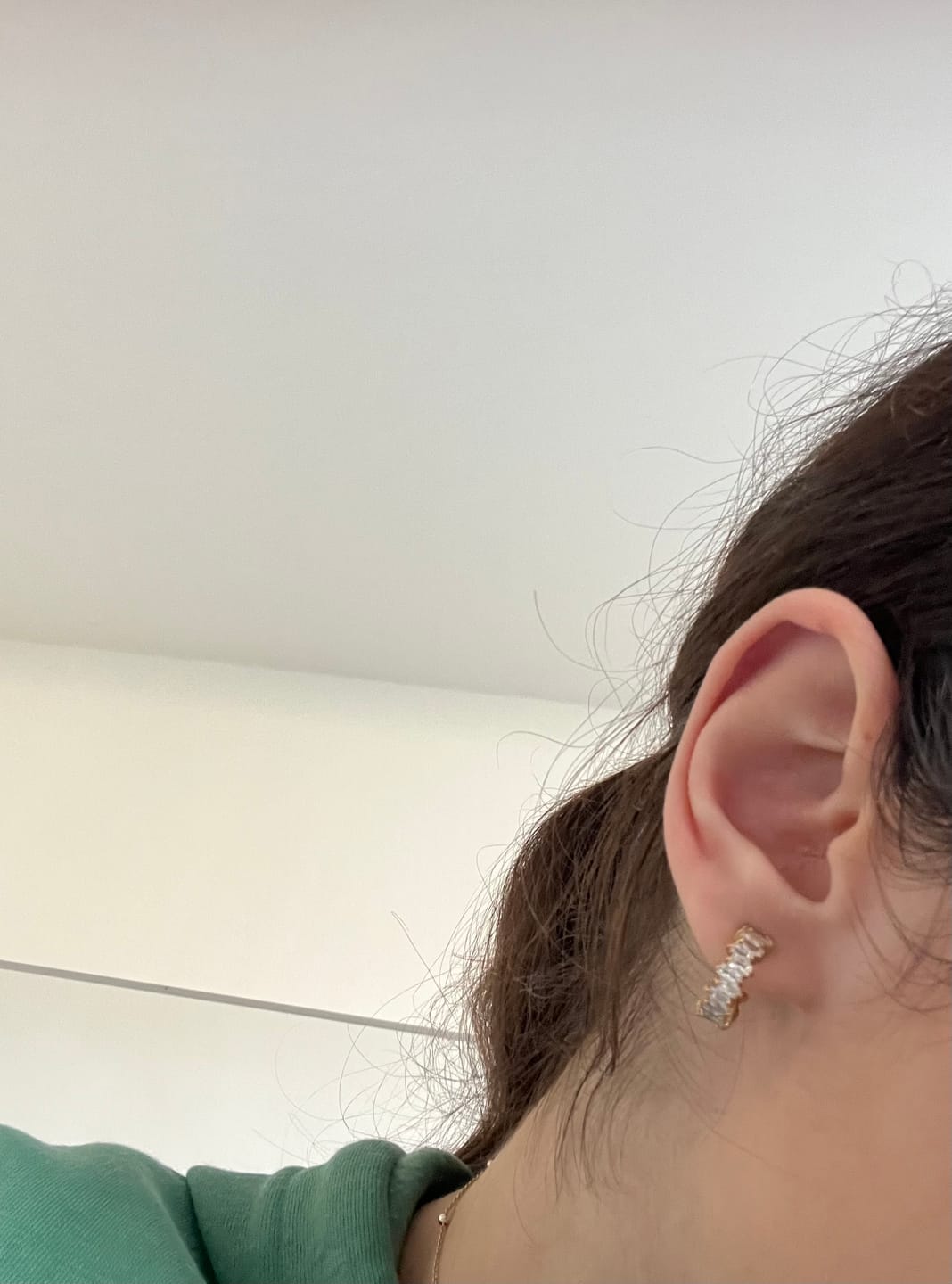 Customer photo review of Noemi Ohrstecker | 18K vergoldet