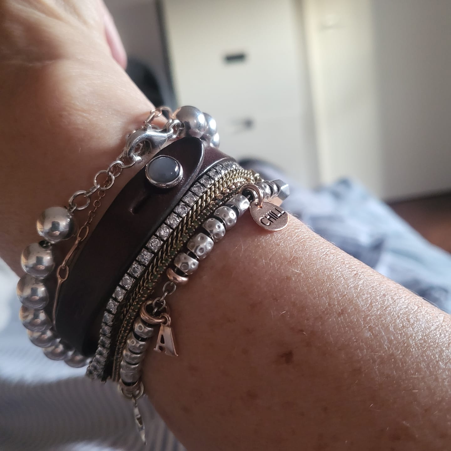 Customer photo review of Bracciale pelle io Moonstone Grigio Tulsi