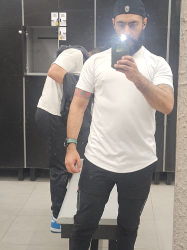 Customer photo review of Hydro Training Tee V2 - Black