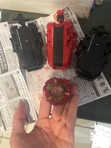 Customer photo review of Takara Tomy Beyblade BX-18 Black String Launcher