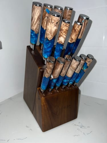Customer photo review of "Tsunami" 15-Piece Japanese Damascus Steel Knife Block Set