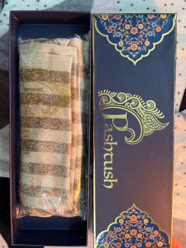 Customer photo review of Pashtush Mens Fine Wool Shawl, Checks, Extra Soft And Warm, Beige