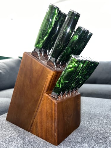 Customer photo review of "Wasabi" 16-Piece Japanese Knife Block Set