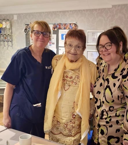 Customer photo review of HK195 Suwayet Readymade Lemon Linen Suit