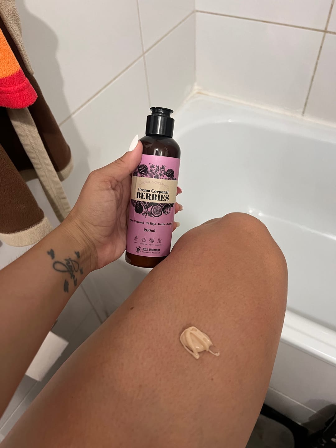 Customer photo review of Crema Corporal Anti Celulitis Berries 200ml