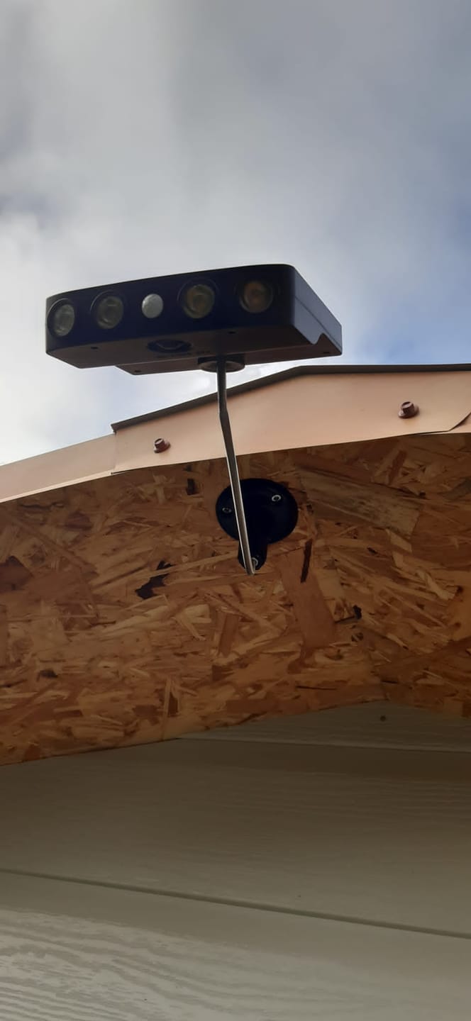 Customer photo review of Lampe murale solaire Puissante à détecteur de mouvements