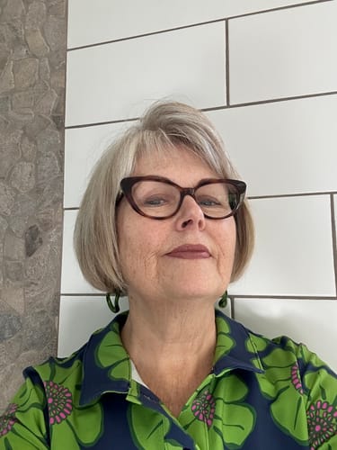 Customer photo review of LISA top Blooms Green and Navy