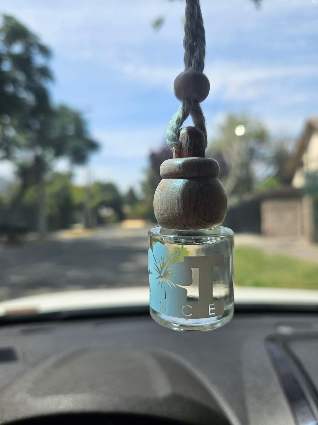 Customer photo review of Aromatizador de Auto Coco Lime