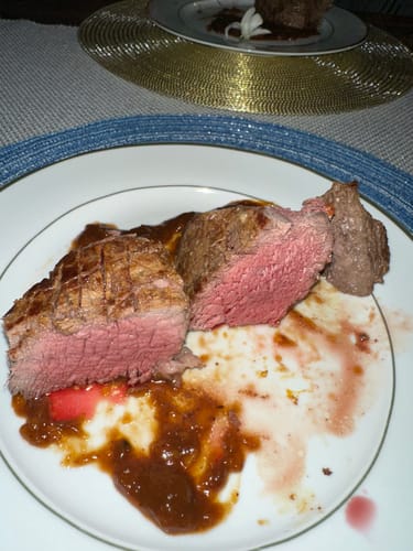 Reseña con foto de un cliente sobre Rib Eye Steak