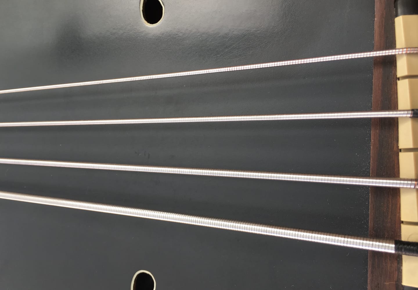 Customer photo review of KA-BASS-4FW Flatwound UBass Strings from Kala / Gallistrings
