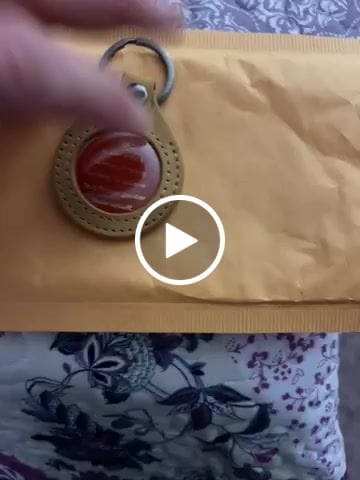 Customer video review of 1 to 40 Year Stood in the Sunlight Specialty AA Recovery Medallion - Tri-Plated Chip/Coin