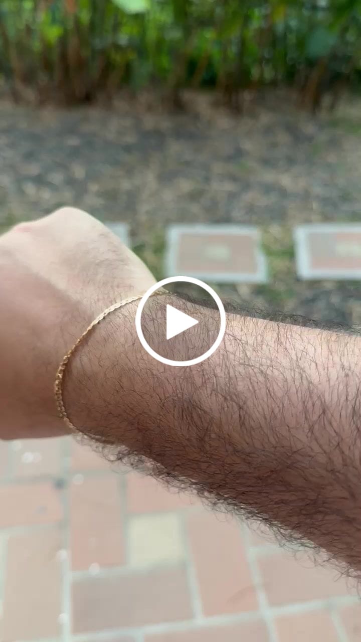 Customer video review of Pulseras Eslabón Plano en Oro laminado 18k Para Pareja
