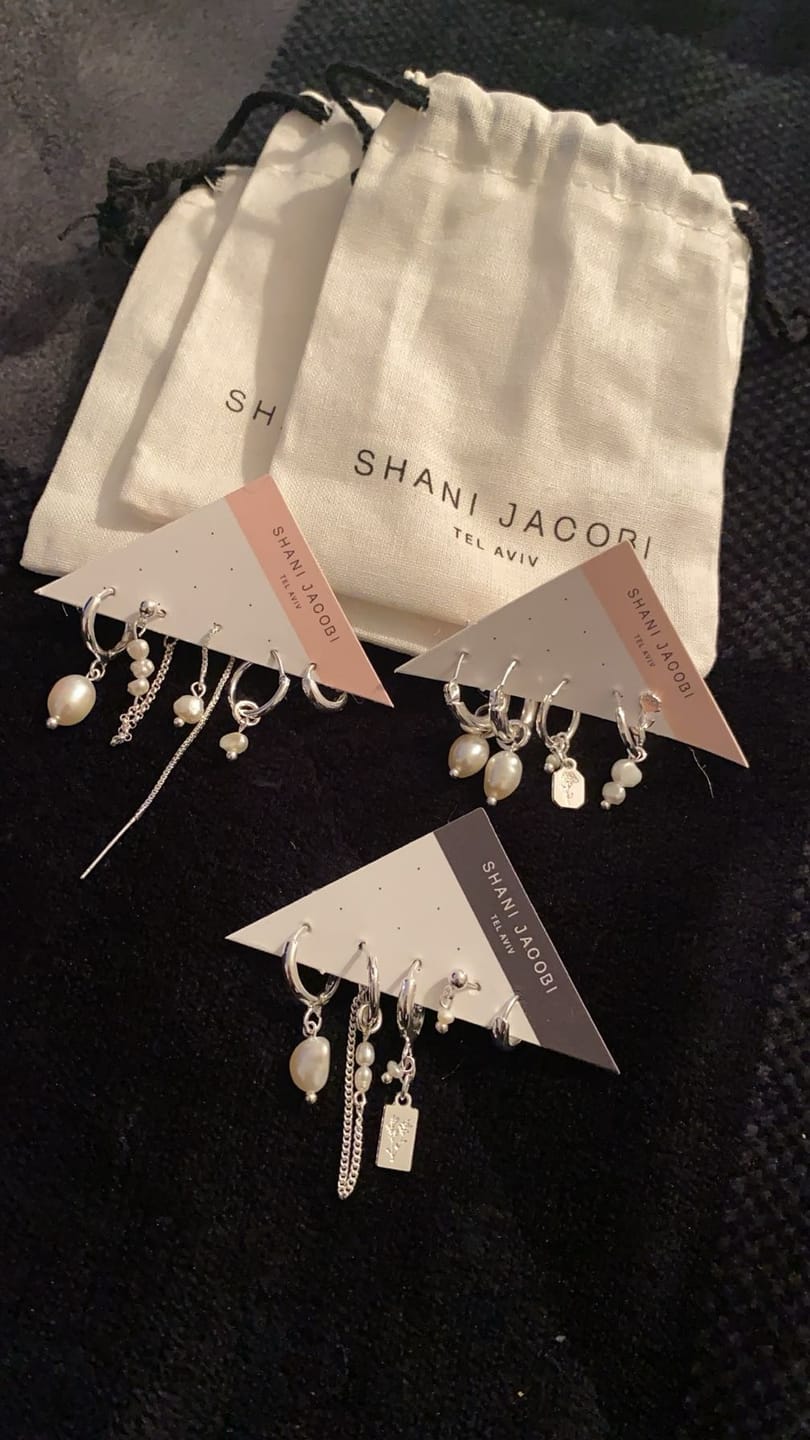 Customer photo review of Bar Earrings Set