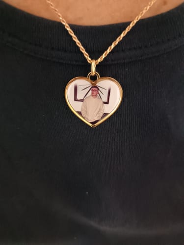 Customer photo review of Collana Foto Personalizzata Cuore Maglia Corda