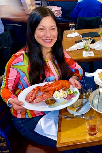 Customer photo review of BRIDGET tee Jojo Burgundy