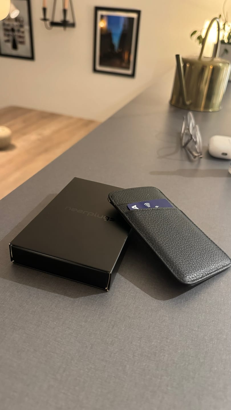 Customer photo review of AirTag Card Holder