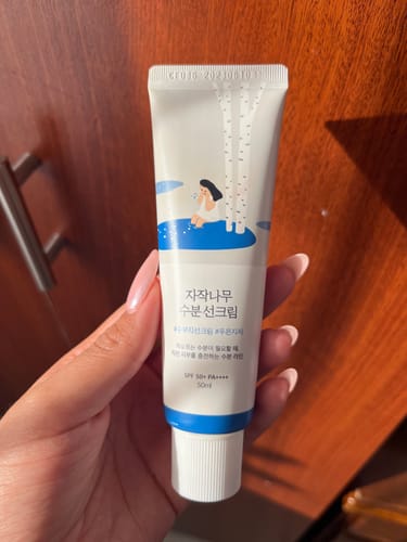 Customer photo review of ROUND LAB Birch Juice Moisturizing Sunscreen SPF 50+ PA++++ 50ml