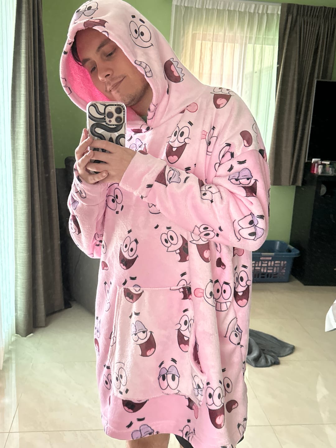 Customer photo review of Sudaderota Patricio Estrella