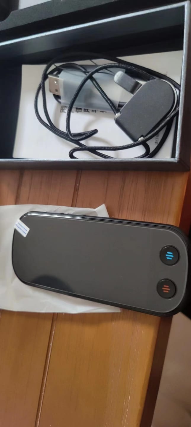 Customer photo review of VORMOR Z9 New Arrival Language Translator Device, Portable Translator Device with 139 Languages & 4.1" Touch Screen, Smart Voice Photo Translator Real Time, Offline Online Translation for Business Learning Travel (Black)