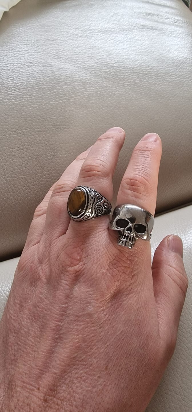 Customer photo review of BROWN EYES.