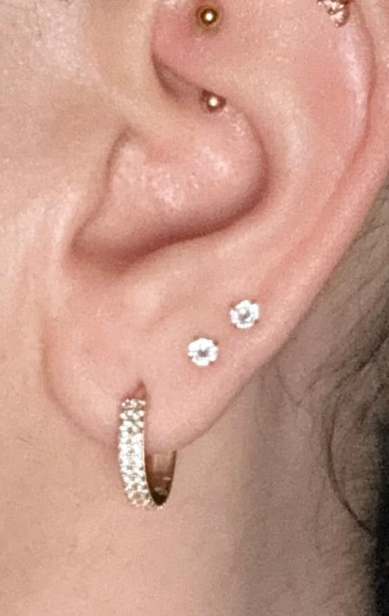 Customer photo review of Bright Diamond Ohrstecker | 18K vergoldet