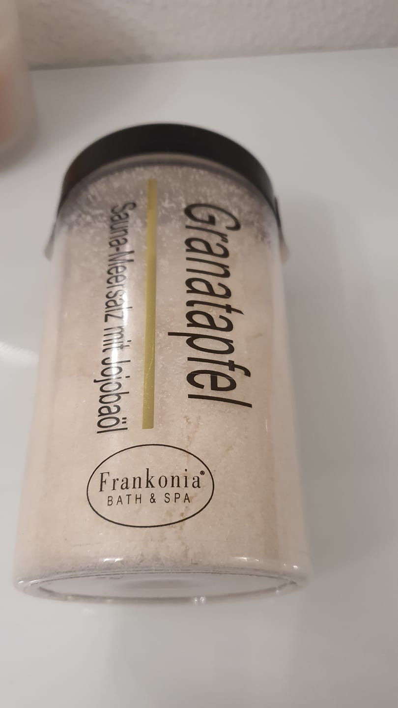 Customer photo review of Premium Sauna Meersalz Peeling Granatapfel