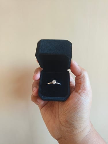 Customer photo review of 1ct Solitaire 6-prong Engagement Ring