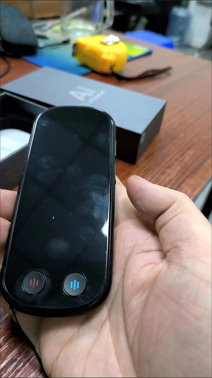 Customer photo review of VORMOR Z9 New Arrival Language Translator Device, Portable Translator Device with 139 Languages & 4.1" Touch Screen, Smart Voice Photo Translator Real Time, Offline Online Translation for Business Learning Travel (Black)