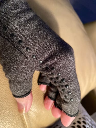 Customer photo review of Premium Onecompress™ Gloves