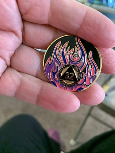 Customer photo review of 1 to 40 Year Sobriety Mint Twisted Flames Gold Plated AA Recovery Medallion/Chip/Coin - Black/Pink/Purple/Blue