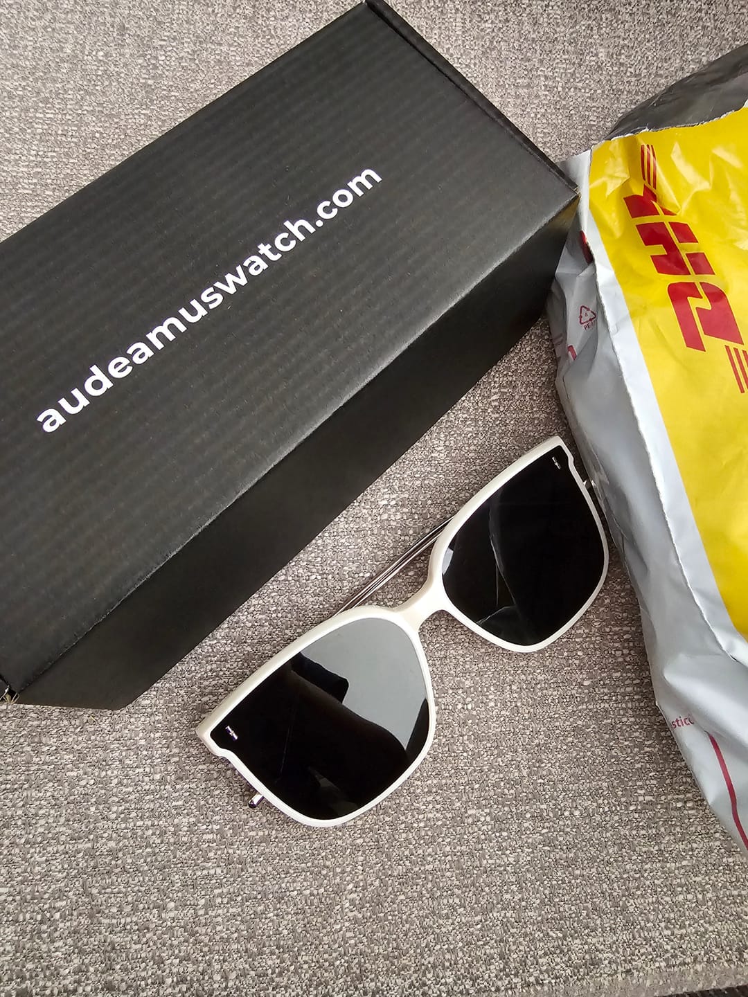 Customer photo review of Jei Square Framed Sunglasses