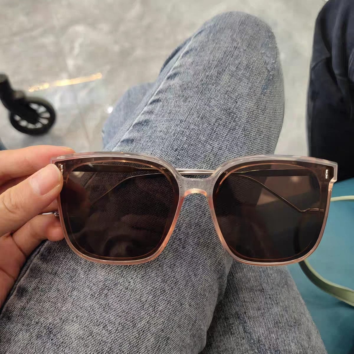 Customer photo review of Jei Square Framed Sunglasses