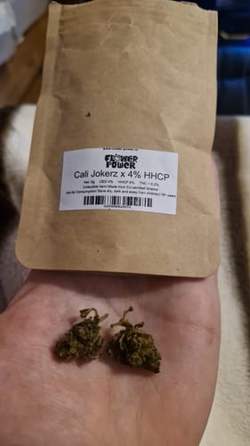 Customer photo review of Cali Jokerz x 32% HHC Power Blend