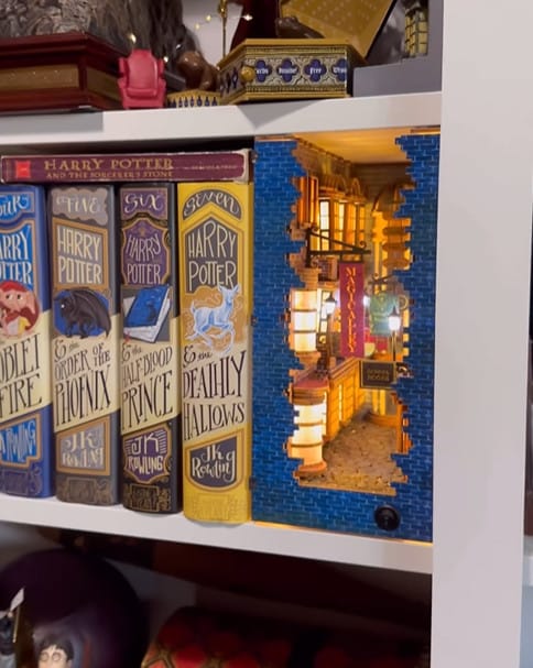 Customer photo review of Diagon Alley (3 Storey) Pre-Colored Book Nook | LKWood