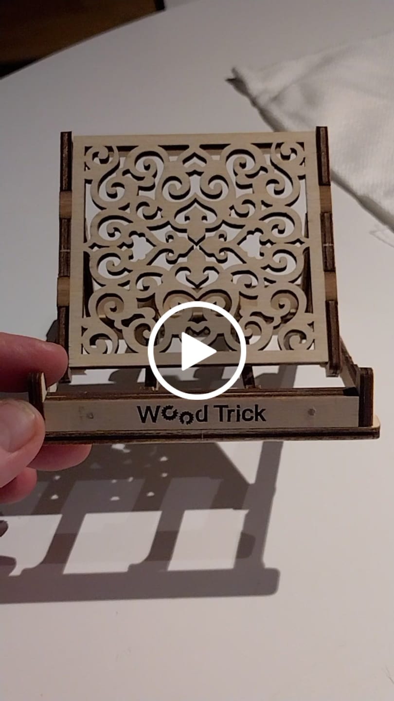 Customer video review of Gadget stand