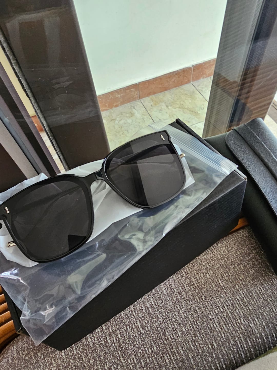 Customer photo review of Jei Square Framed Sunglasses