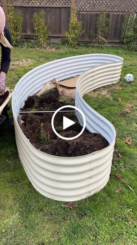 Customer video review of 17" Tall Crescent