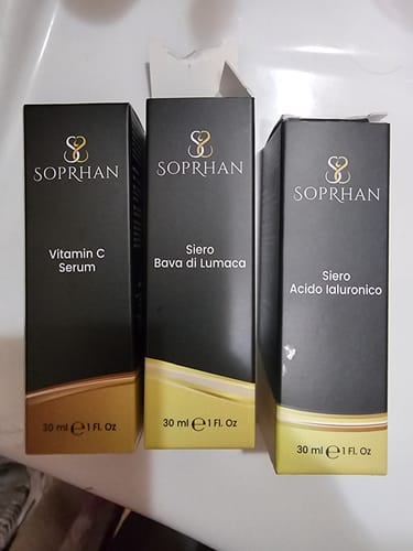 Customer photo review of Sieri Acido Ialuronico + Vitamina C + Bava di Lumaca - 3 al Prezzo di 1 (30ml per Siero)