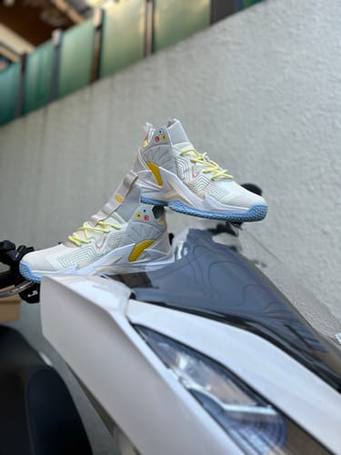 Customer photo review of Sinag Sneakers