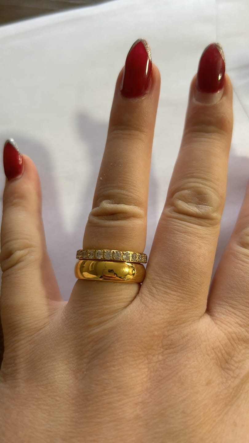 Customer photo review of Gold 3mm Full Glitz Ring