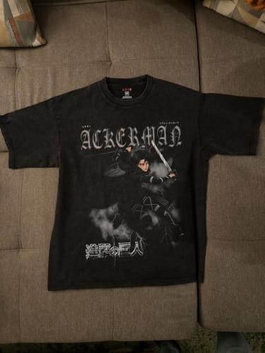 Customer photo review of LEVI VINTAGE OVERSIZE TEE