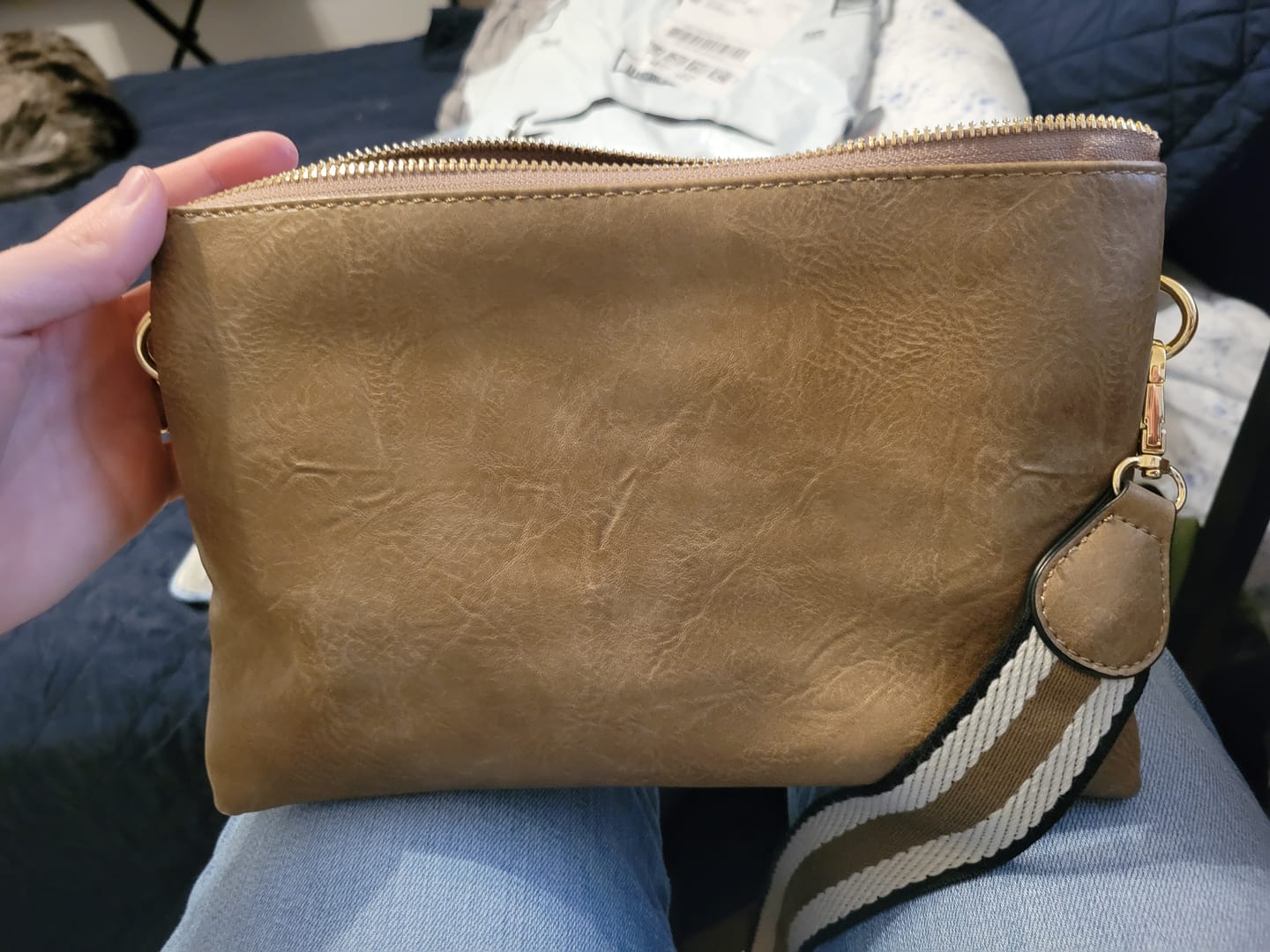 Customer photo review of Izzy Crossbody