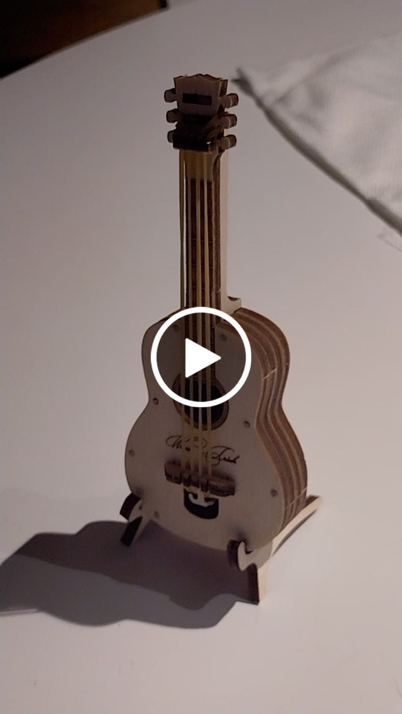 Customer video review of Guitar